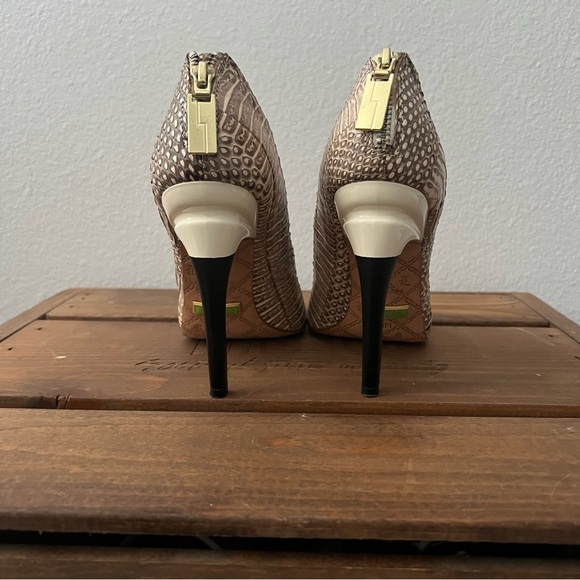 L.A.M.B heels Size 8M - Picture 4 of 5